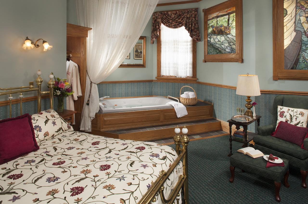 Old Rittenhouse Inn Bayfield Exteriör bild
